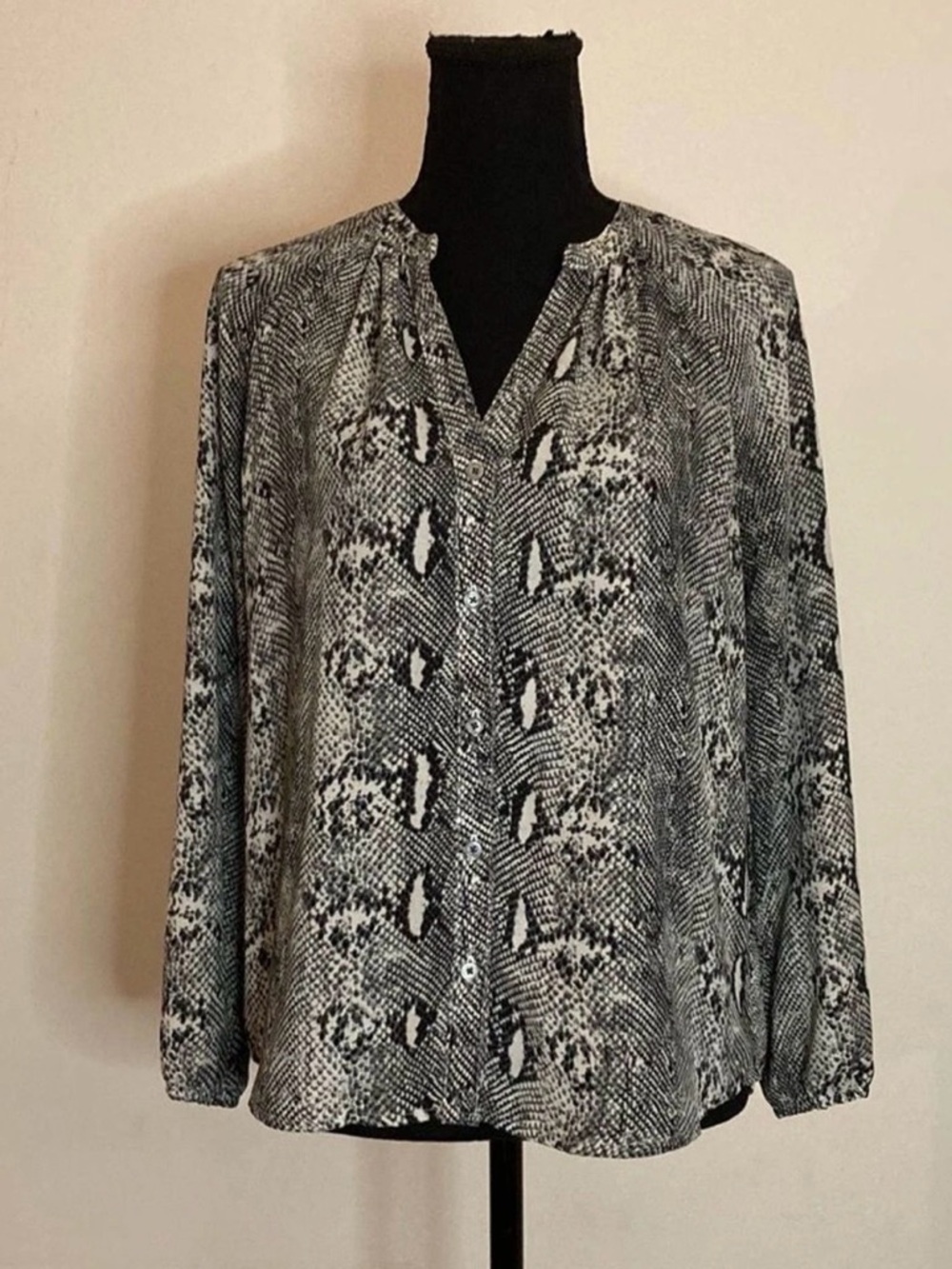 J. Crew women’s long sleeve snakeskin print button up raglan blouse